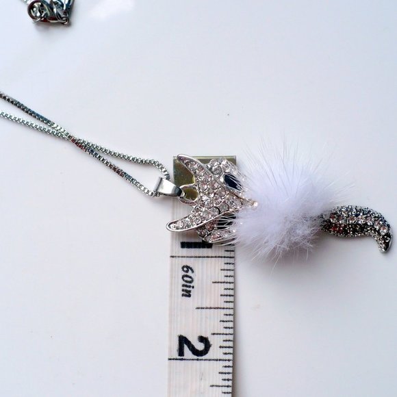 ❤️ NEW Silver Rhinestone Fox 2 Part Necklace With White Feathers Movable Tail - Picture 6 of 10